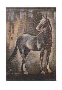 Обложка для одной карточки с принтом Eshemoda “Вороная лошадь”, натуральная кожа